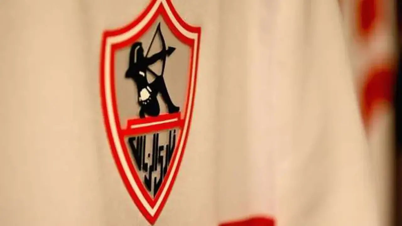 إيقاف قيد الزمالك لمدة 3 فترات من قبل فيفا يعرقل تعاقدات النادي ومستقبله الرياضي